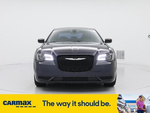 2019 Chrysler 300 Touring
