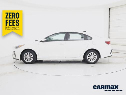 White 2019 Kia Forte FE