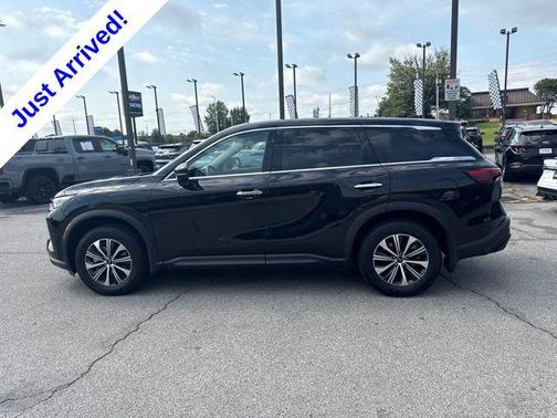 Mineral Black 2024 INFINITI QX60 Pure