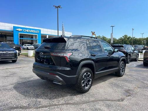Mosaic Black Metallic 2027 Chevrolet Equinox FWD ACTIV