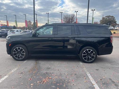 2023 Chevrolet Suburban RST