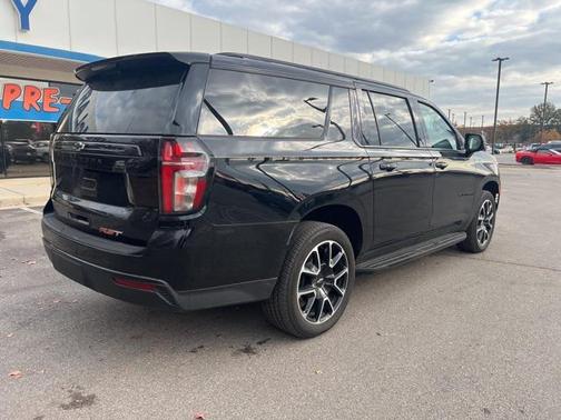 2023 Chevrolet Suburban RST