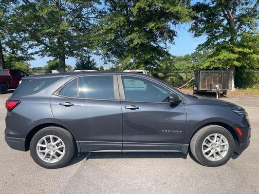 2022 Chevrolet Equinox LS