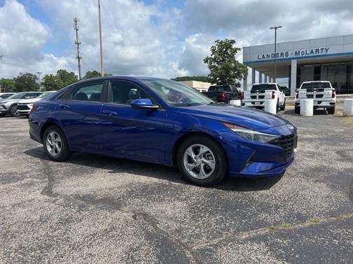 2021 Hyundai ELANTRA SE