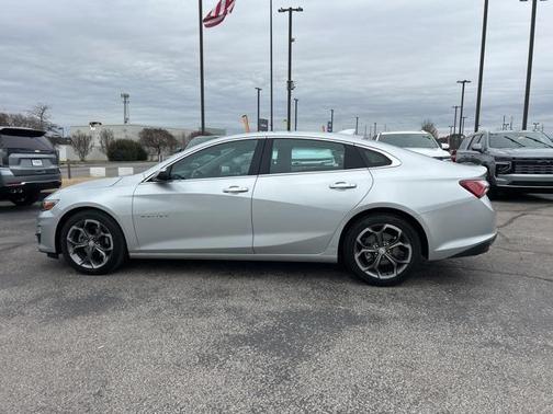 2022 Chevrolet Malibu FWD LT
