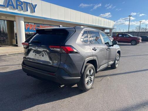 2022 Toyota RAV4 XLE