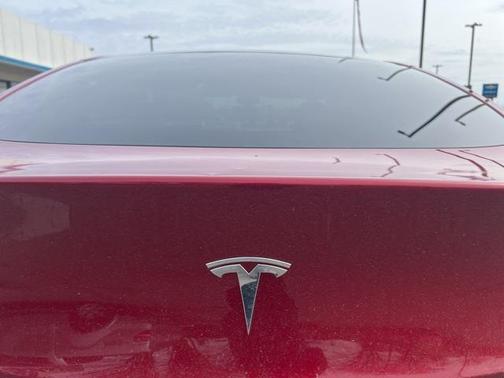 2025 Tesla Model Y Long Range Dual Motor All-Wheel Drive