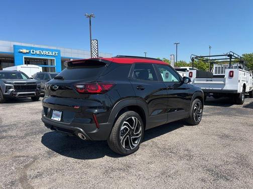 Mosaic Black Metallic 2026 Chevrolet Trailblazer RS