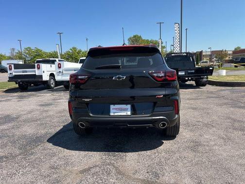 Mosaic Black Metallic 2026 Chevrolet Trailblazer RS