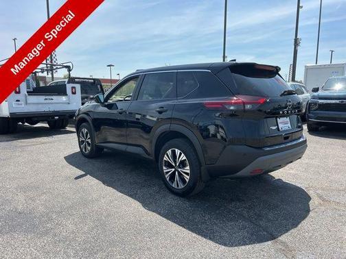 Super Black 2022 Nissan Rogue SV