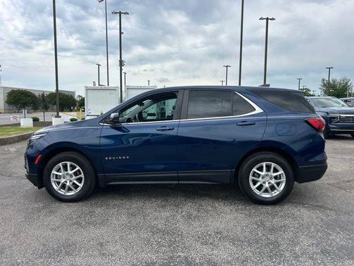 Blue Glow Metallic 2022 Chevrolet Equinox 1LT
