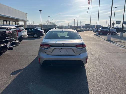 Classic Silver Metallic 2021 Toyota Corolla LE