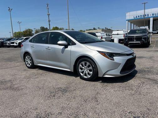 Classic Silver Metallic 2021 Toyota Corolla LE