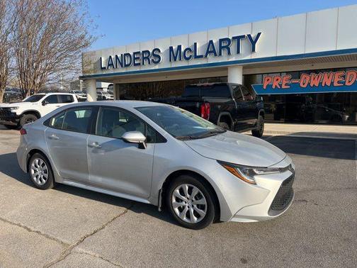 Classic Silver Metallic 2021 Toyota Corolla LE