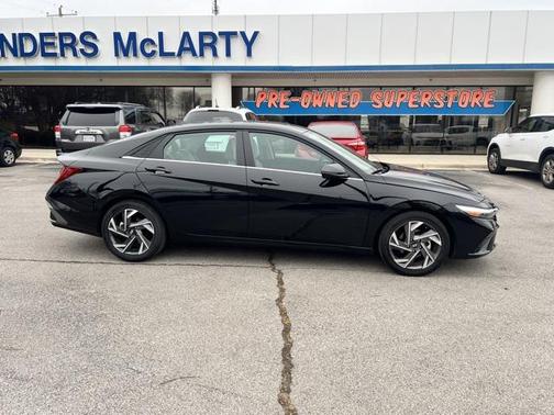 2025 Hyundai ELANTRA Limited
