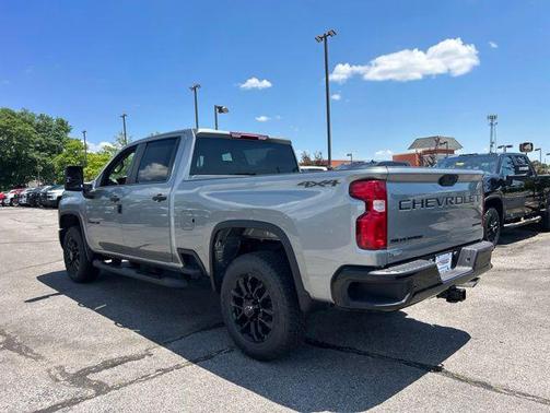Sterling Gray Metallic 2026 Chevrolet Silverado 2500 Custom
