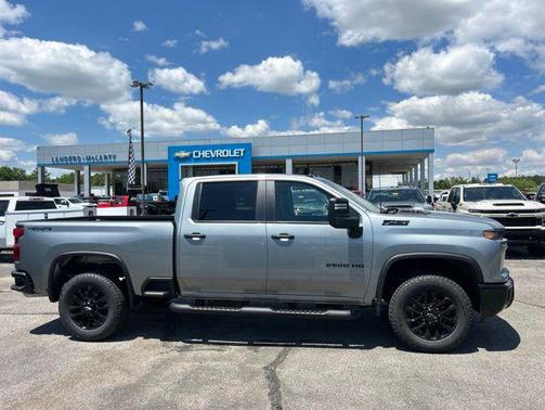 Sterling Gray Metallic 2026 Chevrolet Silverado 2500 Custom