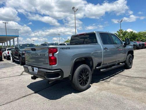 Sterling Gray Metallic 2026 Chevrolet Silverado 2500 Custom