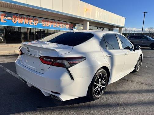 2024 Toyota Camry SE