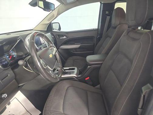 Summit White 2022 Chevrolet Colorado LT
