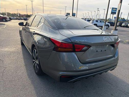 2022 Nissan Altima SR FWD