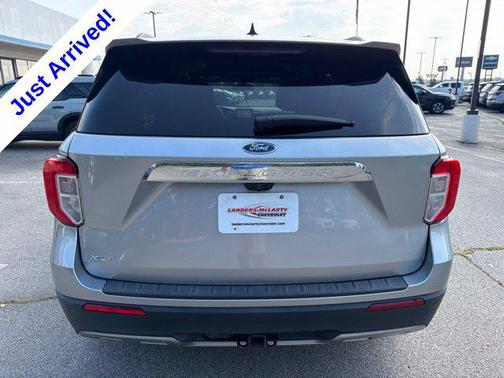 Iconic Silver Metallic 2021 Ford Explorer XLT