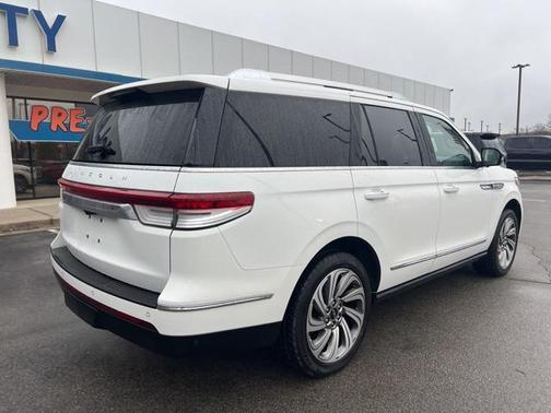2023 Lincoln Navigator Reserve