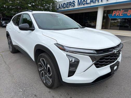 Summit White 2025 Chevrolet Trax FWD 2RS