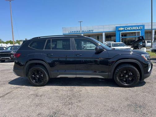 Deep Black Pearl 2025 Volkswagen Atlas 2.0T Peak Edition