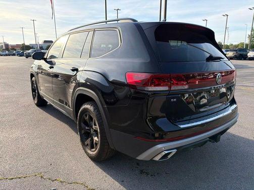 Deep Black Pearl 2025 Volkswagen Atlas 2.0T Peak Edition