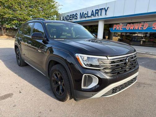 Deep Black Pearl 2025 Volkswagen Atlas 2.0T Peak Edition
