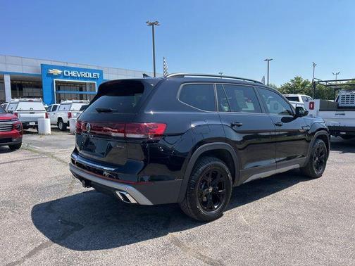 Deep Black Pearl 2025 Volkswagen Atlas 2.0T Peak Edition