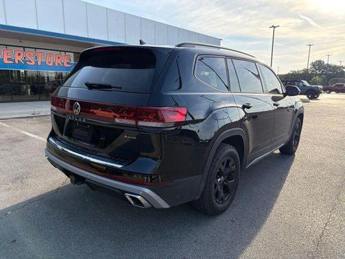 Deep Black Pearl 2025 Volkswagen Atlas 2.0T Peak Edition