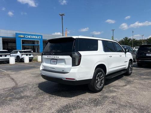 2025 Chevrolet Suburban LT