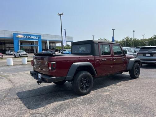 2022 Jeep Gladiator Sport