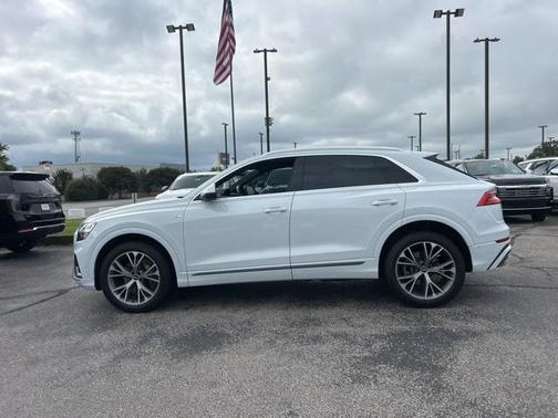 2021 Audi Q8 55 Premium Plus