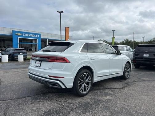 2021 Audi Q8 55 Premium Plus