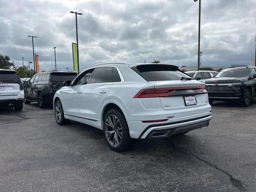 2021 Audi Q8 55 Premium Plus