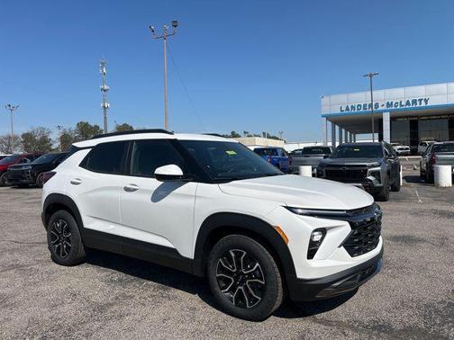 Iridescent Pearl Tricoat 2026 Chevrolet Trailblazer ACTIV