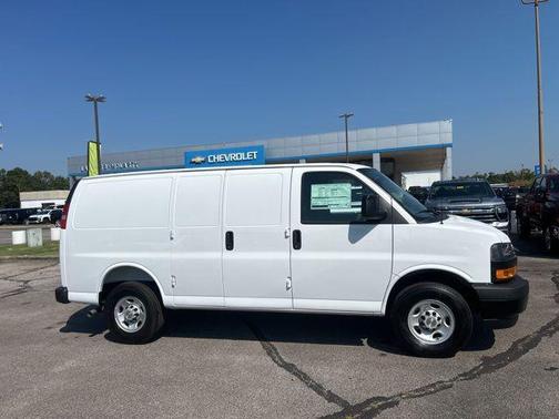 2025 Chevrolet Express 2500 RWD 2500 Regular Wheelbase WT