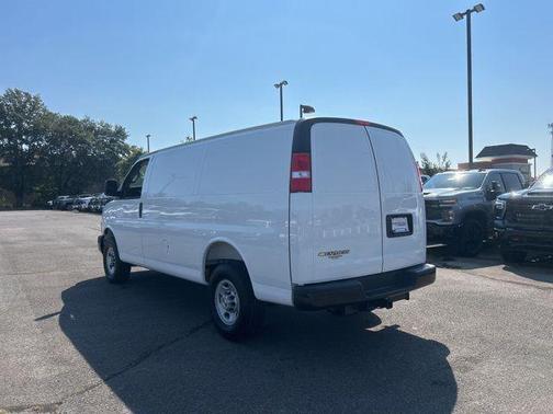 2025 Chevrolet Express 2500 RWD 2500 Regular Wheelbase WT