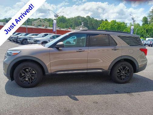 Stone Gray Metallic 2021 Ford Explorer XLT