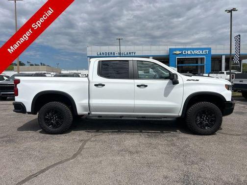 Summit White 2025 Chevrolet Silverado 1500 ZR2