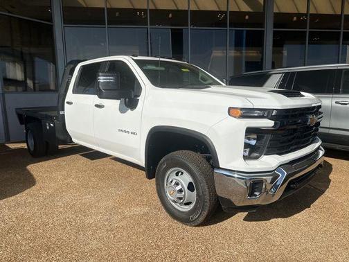 Summit White 2026 Chevrolet Silverado 3500 WT