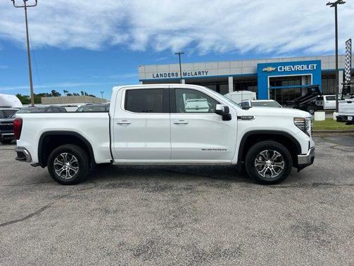Summit White 2024 GMC Sierra 1500 SLT
