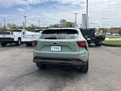 Cacti Green 2025 Chevrolet Trax FWD ACTIV
