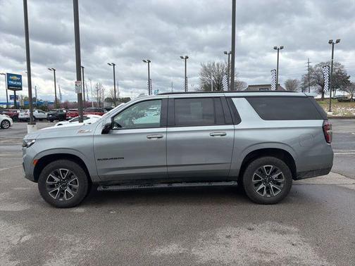 Sterling Gray Metallic 2023 Chevrolet Suburban 4WD Z71