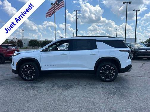 Summit White 2026 Chevrolet Traverse LT