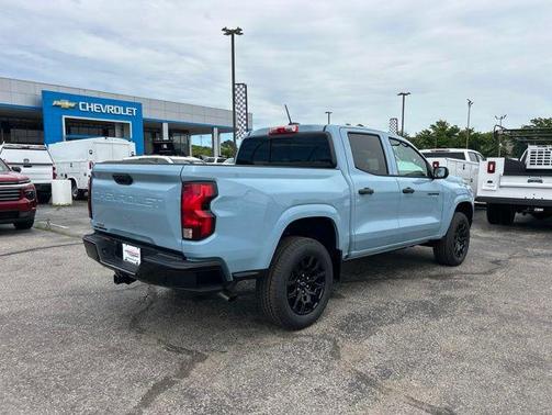 Snowdrift Metallic 2026 Chevrolet Colorado WT