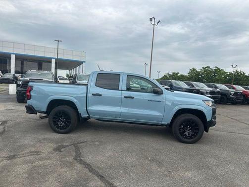 Snowdrift Metallic 2026 Chevrolet Colorado WT